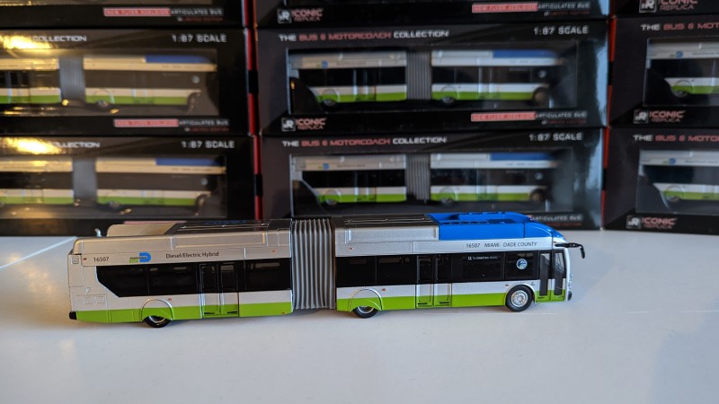 Miami Dade County - NFI Xcelsior XN60 - Linie 11 Downtown Miami